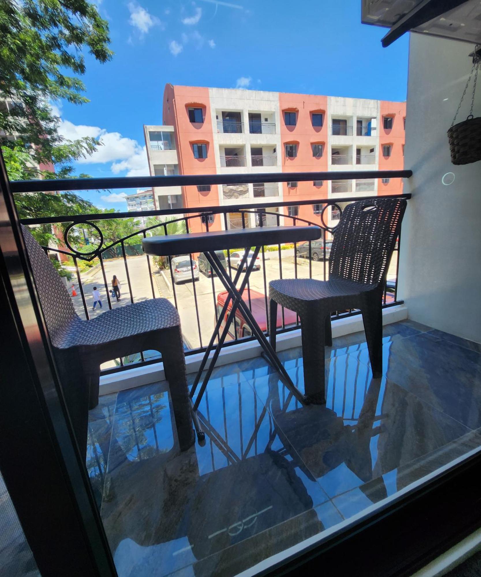 Condo Azur Suites B207 Near Airport, Netflix, Stylish, Cozy With Swimming Pool Lapu-Lapu City Exterior foto